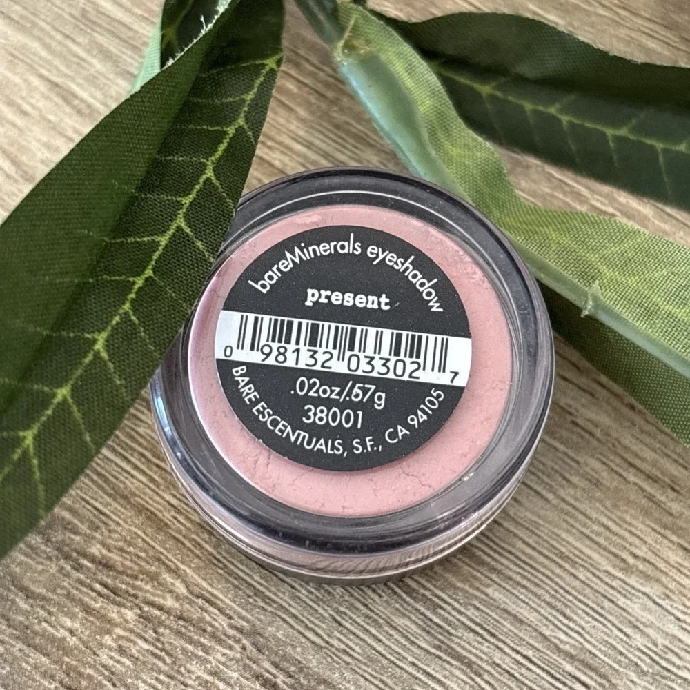 bareMinerals PRESENT Eyecolor Shadow 0.57g / 0.02oz - SEALED - OLD FORMULA
